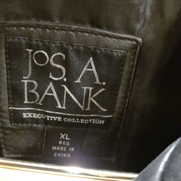 Casual Jos A Bank Black Leather Jacket - Picture 4 of 7